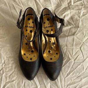 Dark brown 4” heels w/ accents